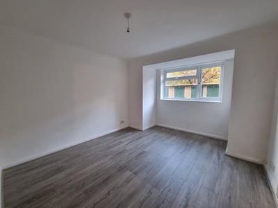 Flat Shenley Road in Greater London