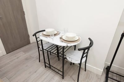 Flat Mitcham Road in Greater London