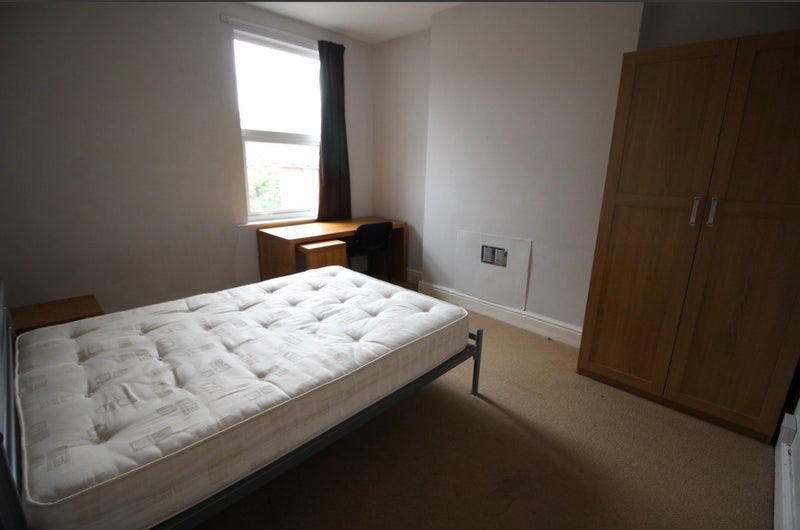 Room Claremont Road in Royal Leamington Spa