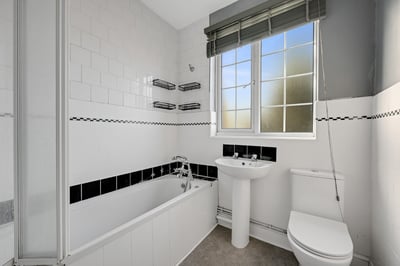 Flat Bellegrove Road in Greater London