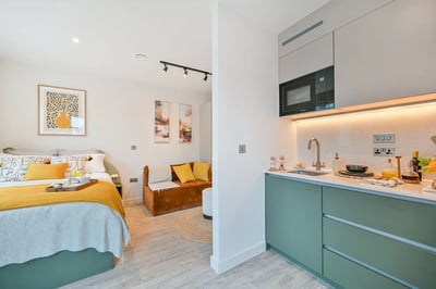 Flat Castle Street in Greater London
