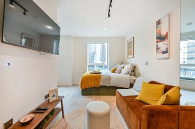 Flat Castle Street in Greater London