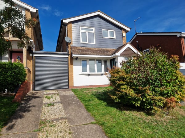 House Waverley Gardens in Cannock Chase