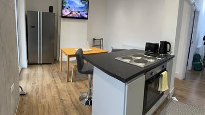 Room Oakington Manor Drive in Greater London