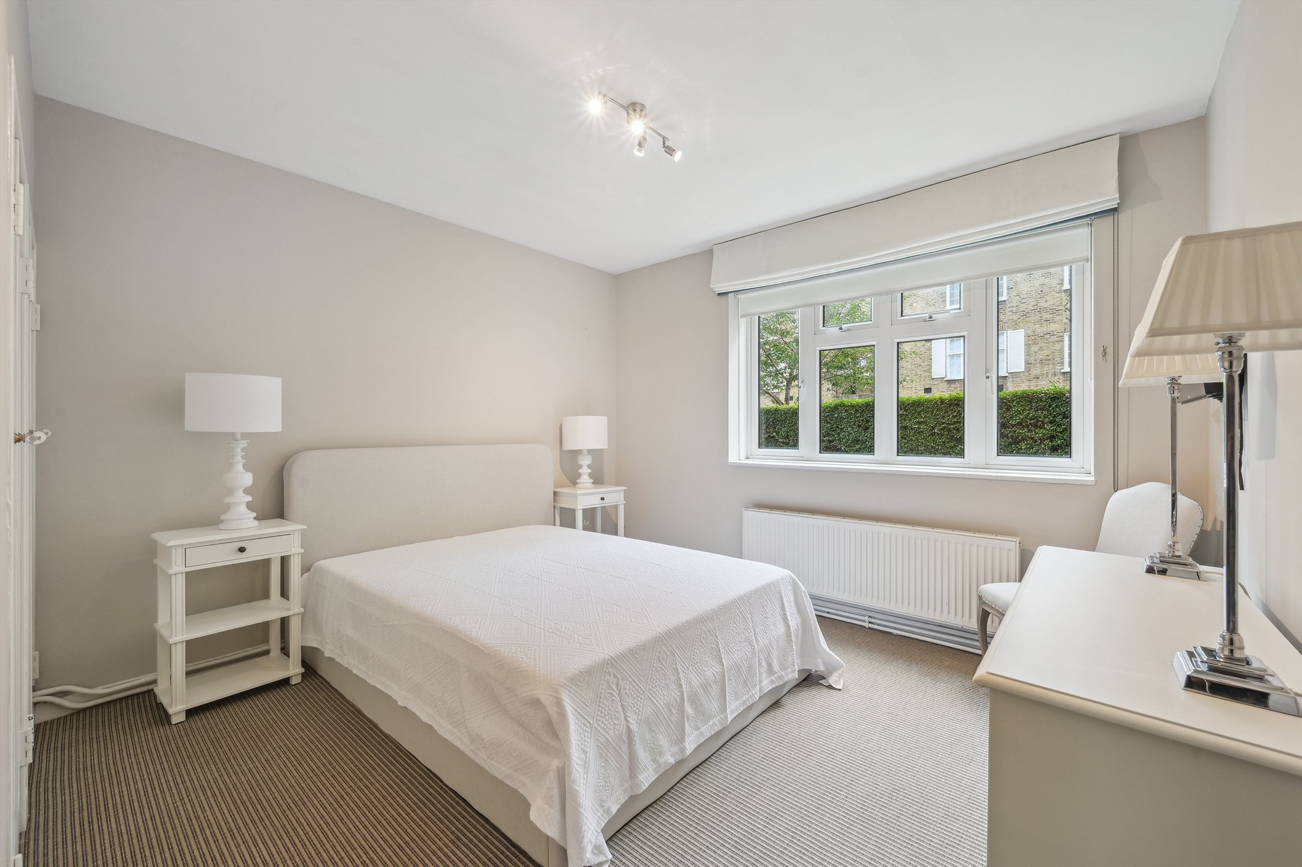 Flat Wiltshire Close in Greater London