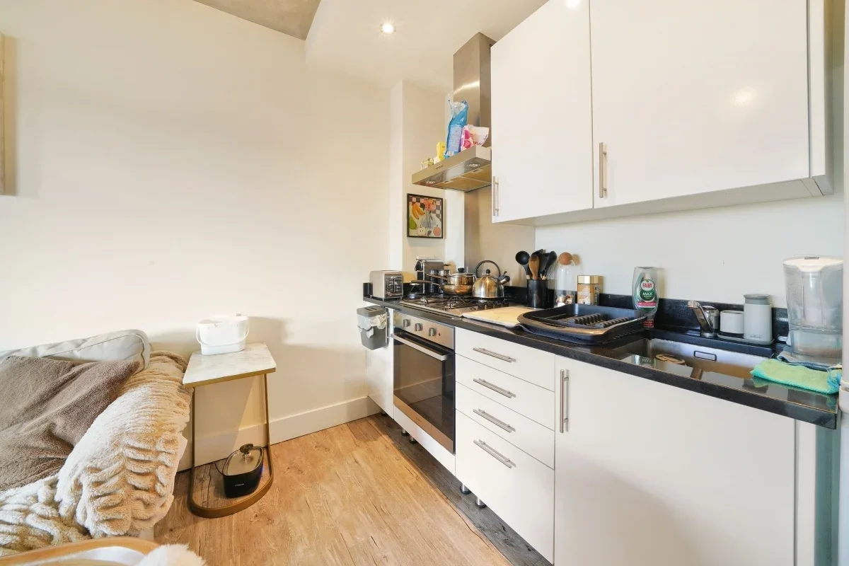 Flat South Street in Greater London