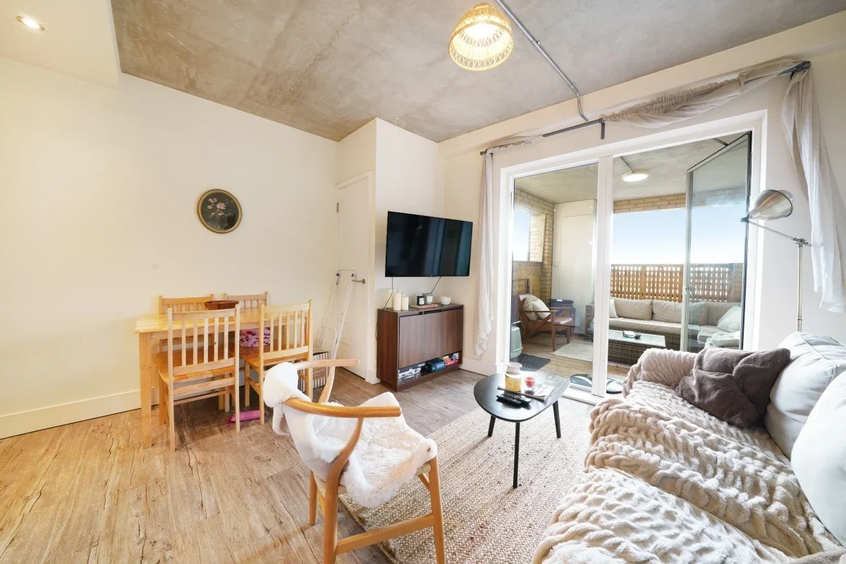 Flat South Street in Greater London