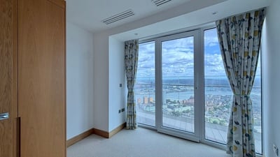 Flat Crossharbour Plaza in Greater London