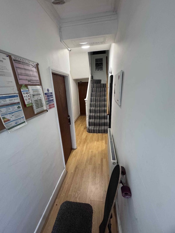 Room Asplins Road in Greater London