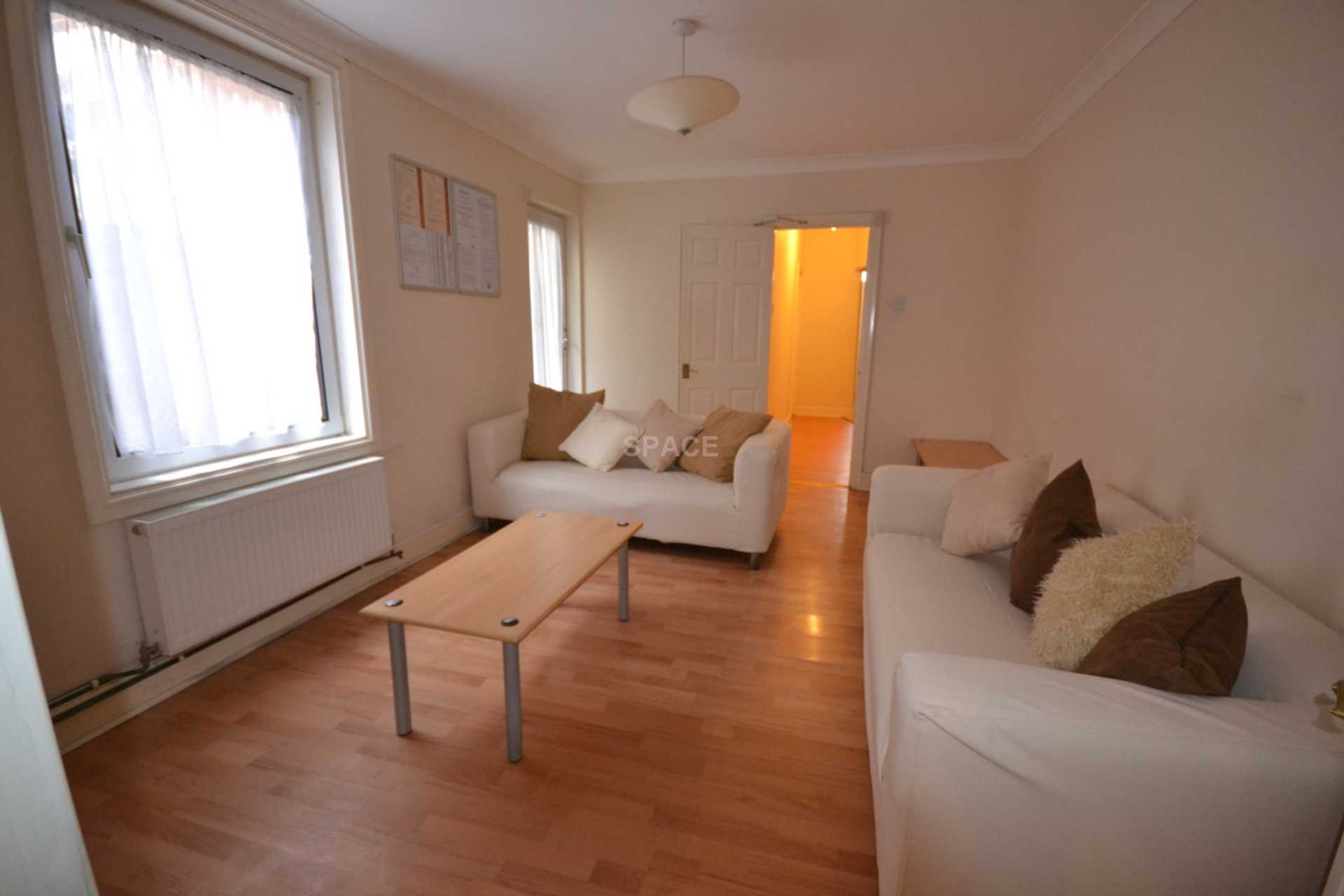 Flat Basingstoke Road in Reading