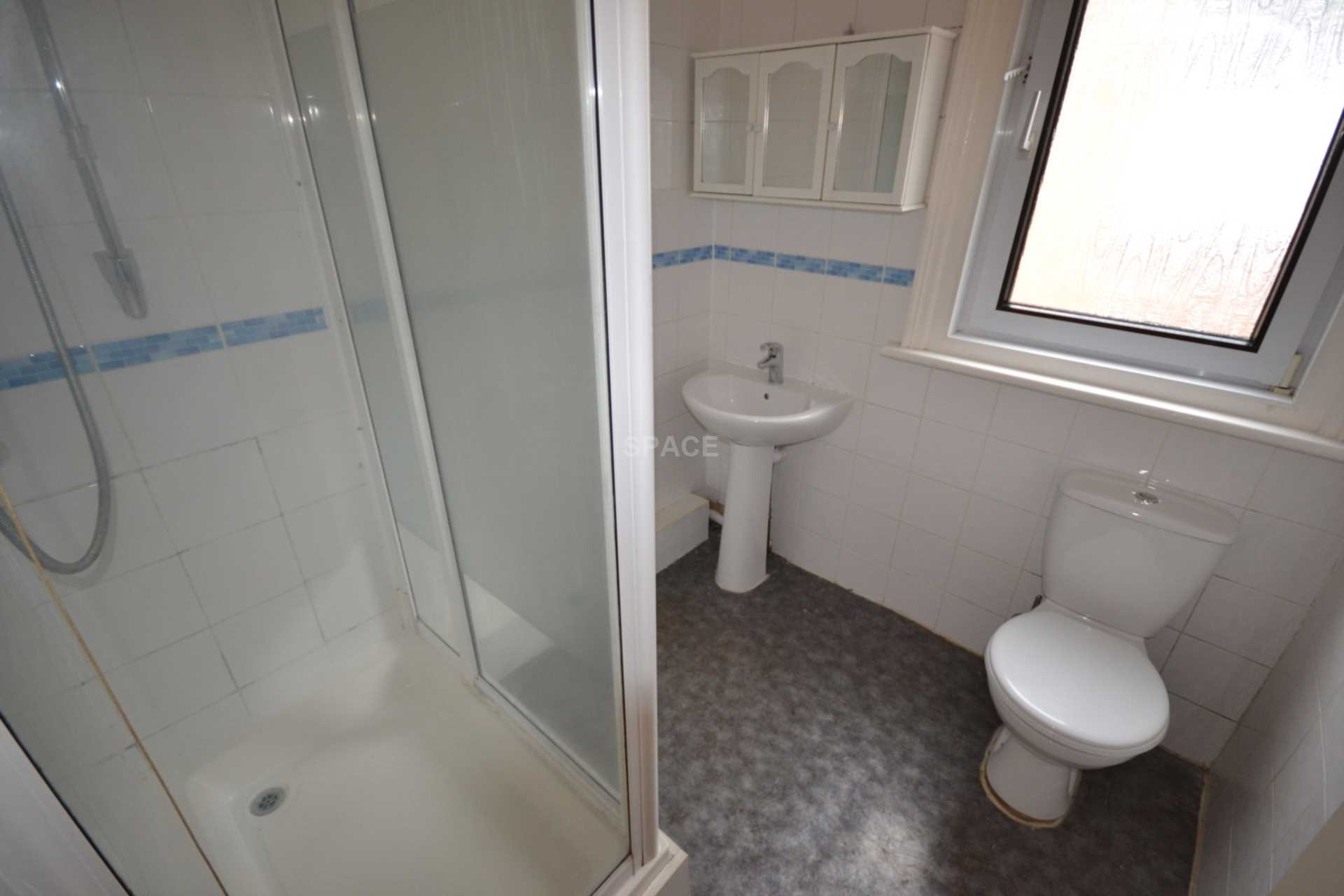 Flat Basingstoke Road in Reading