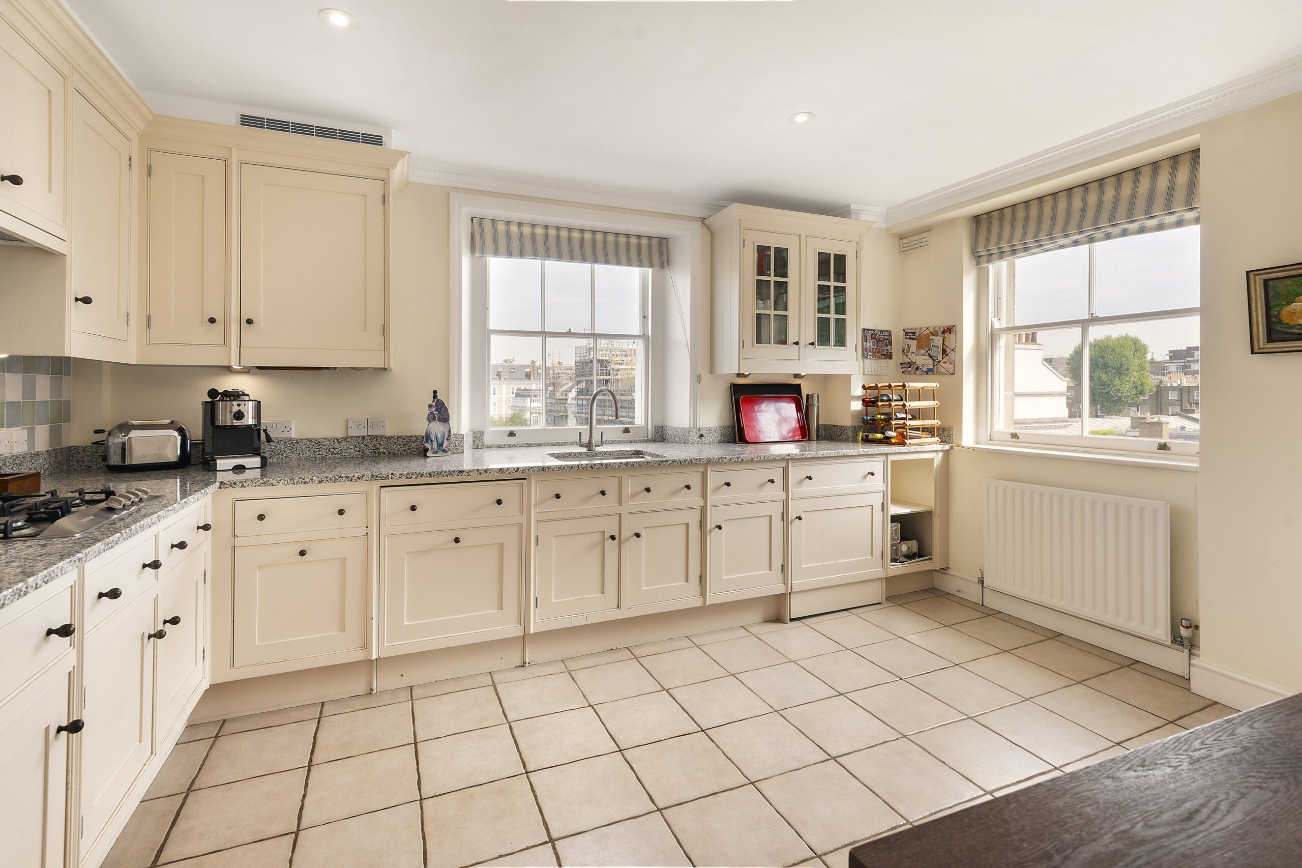 Flat Onslow Gardens in Greater London