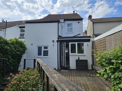 House Waterloo Road in Rushmoor