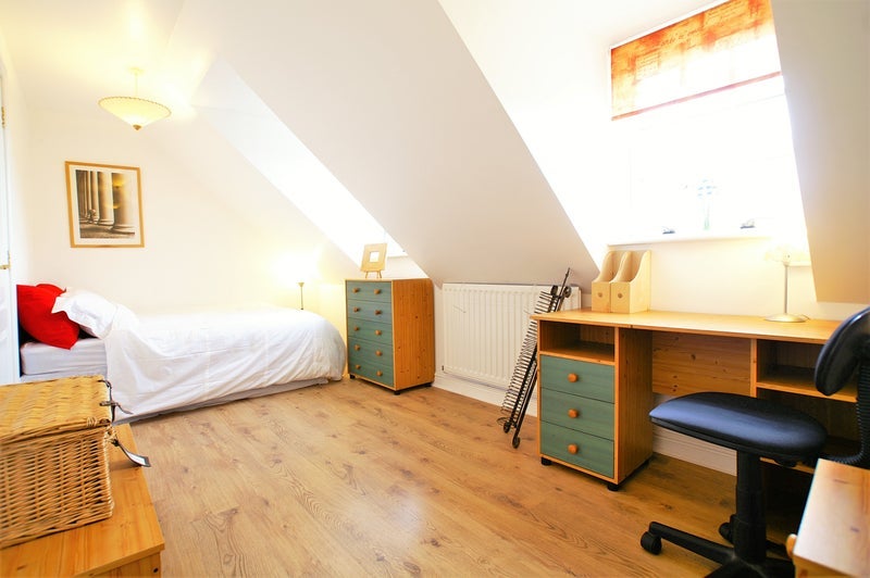 Room Gatcombe Way in Priorslee Village
