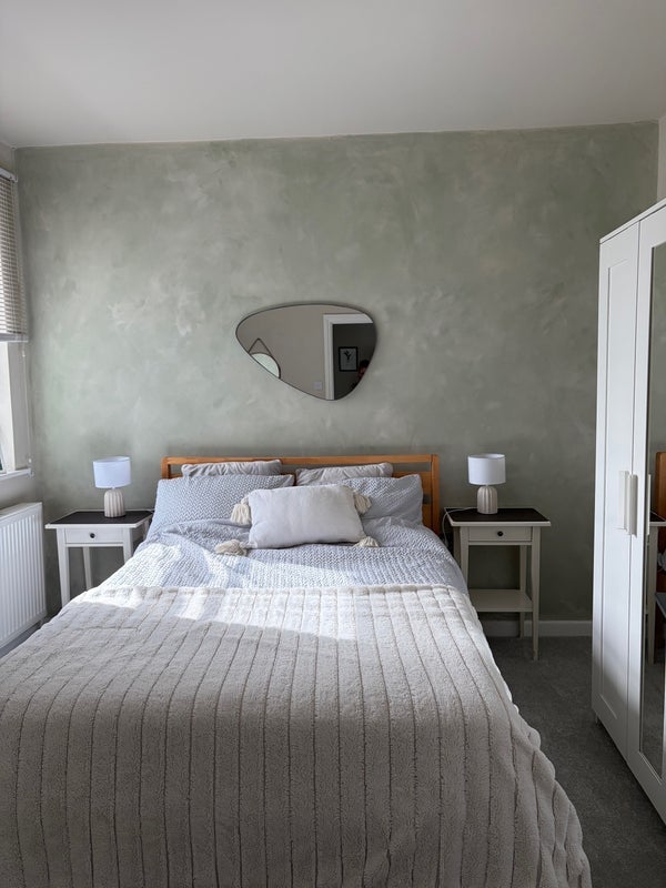 Room Brixey Road in Poole