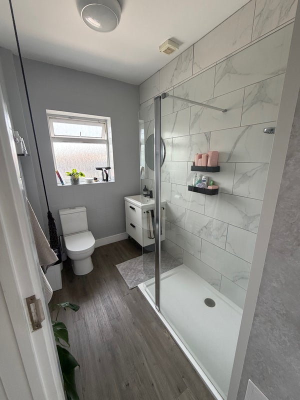 Room Brixey Road in Poole
