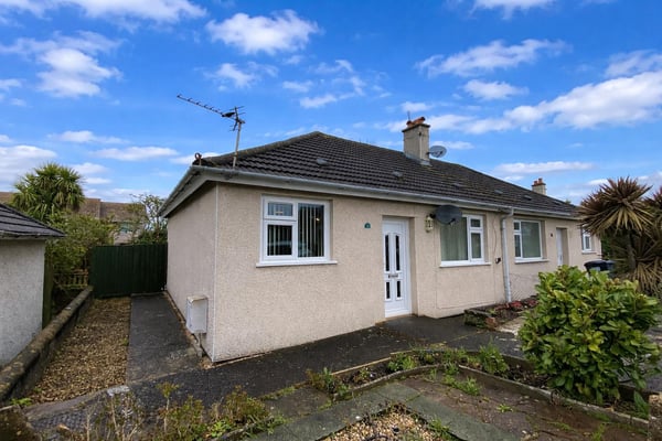 House Saxon Place in Forest of Dean