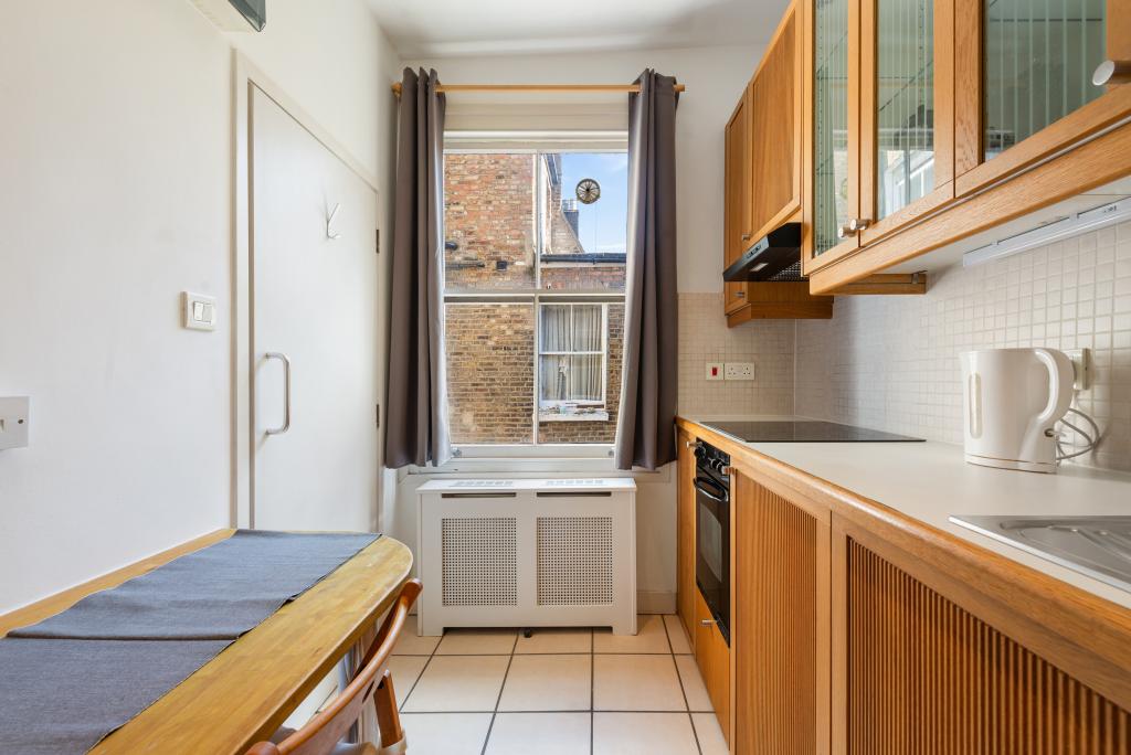 Flat Fairholme Road in Greater London