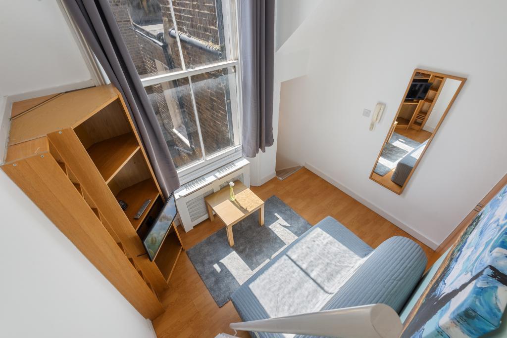 Flat Fairholme Road in Greater London
