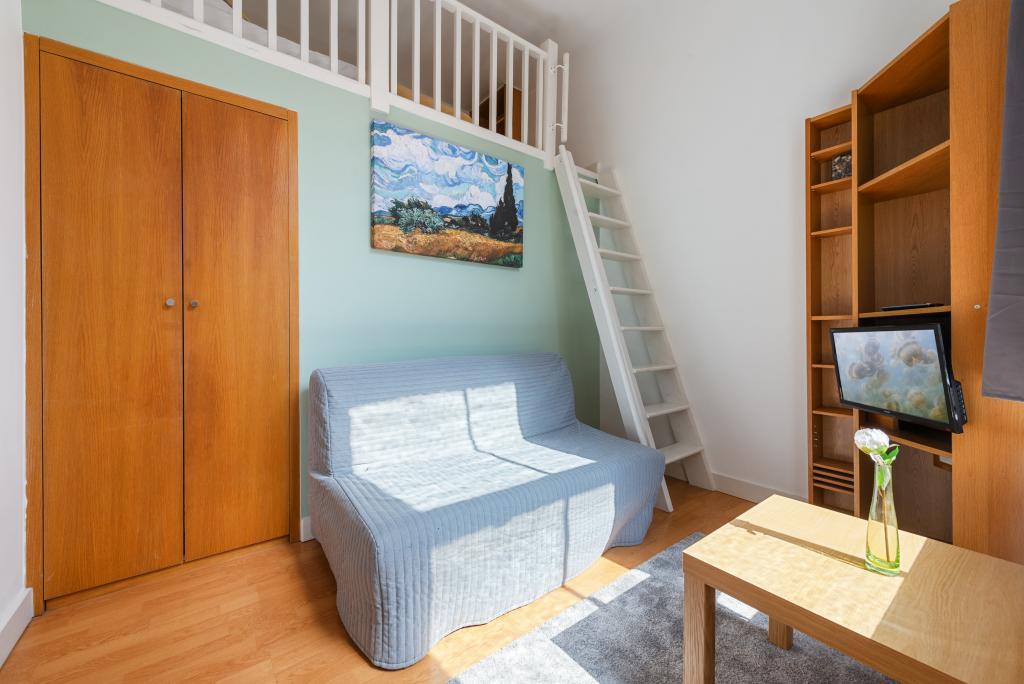 Flat Fairholme Road in Greater London