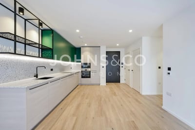 Flat Hemlock Street in Greater London