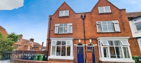 House Waverley Avenue in Exeter
