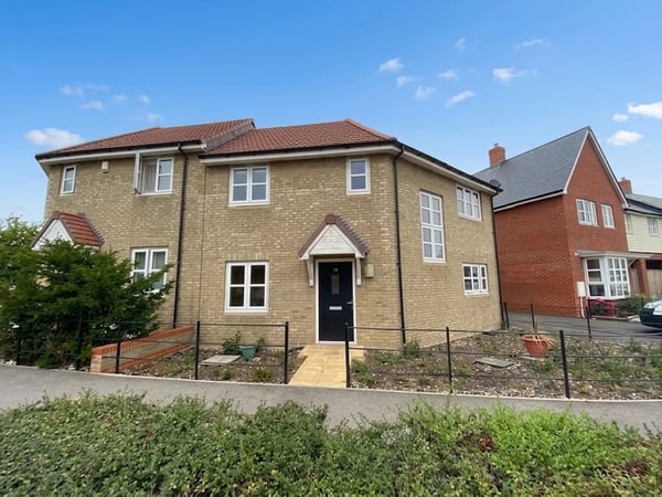 House Bramley Road in Quarrendon