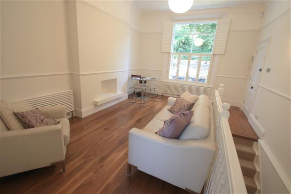 Flat Roxeth Hill in Greater London