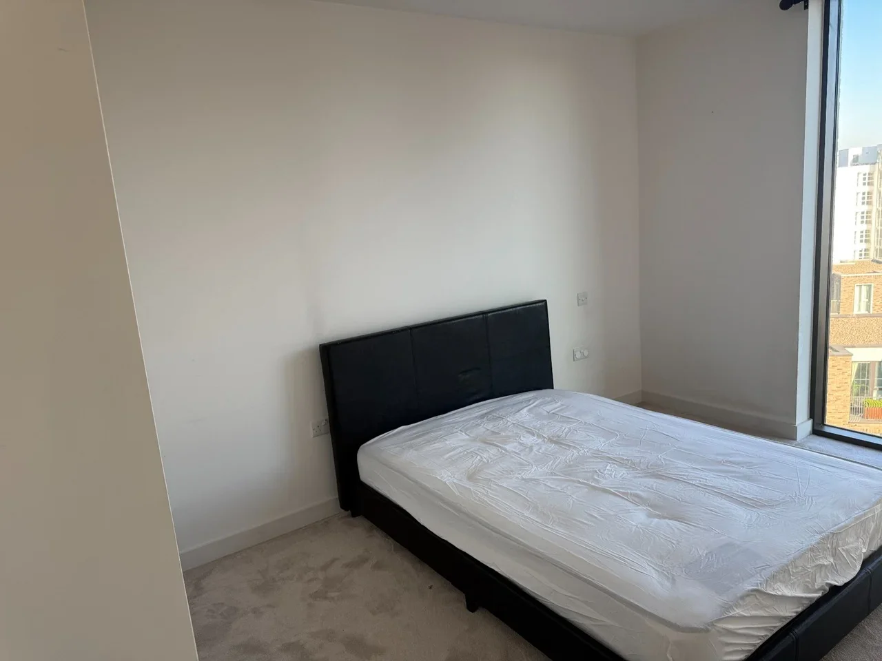 Flat Rodney Road in Greater London