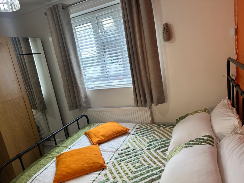 Room Evelyn Court in Greater London