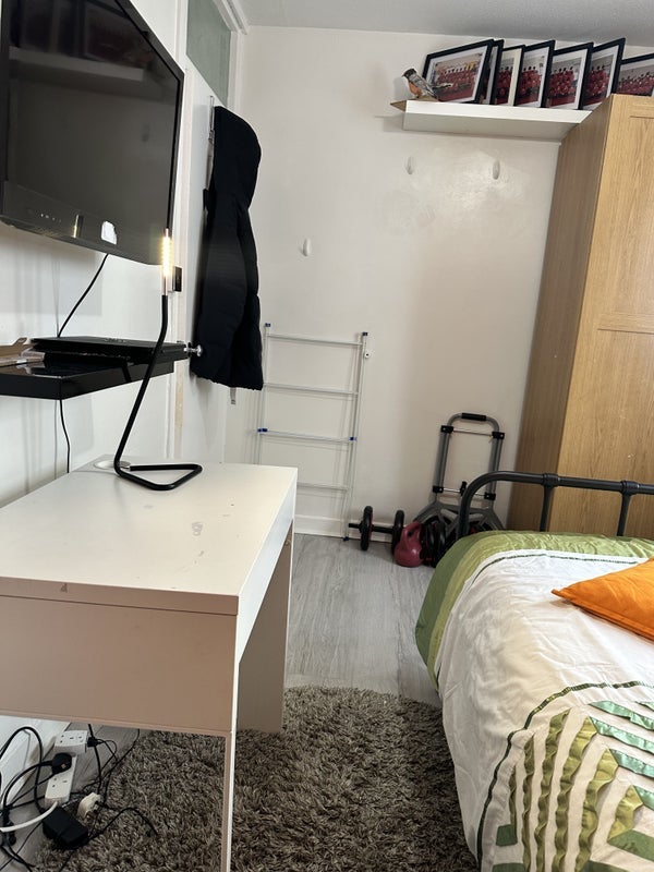 Room Evelyn Court in Greater London