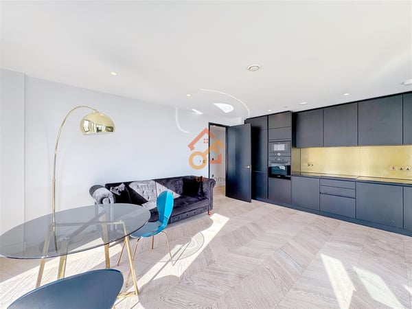 Flat Chandlers Avenue in Greater London