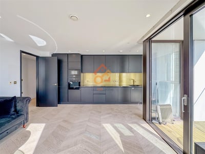 Flat Chandlers Avenue in Greater London