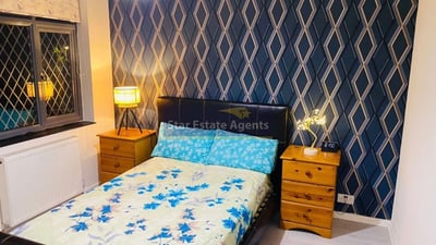 Flat Mole Court in Epsom and Ewell
