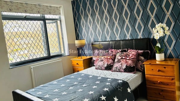 Flat Mole Court in Epsom and Ewell
