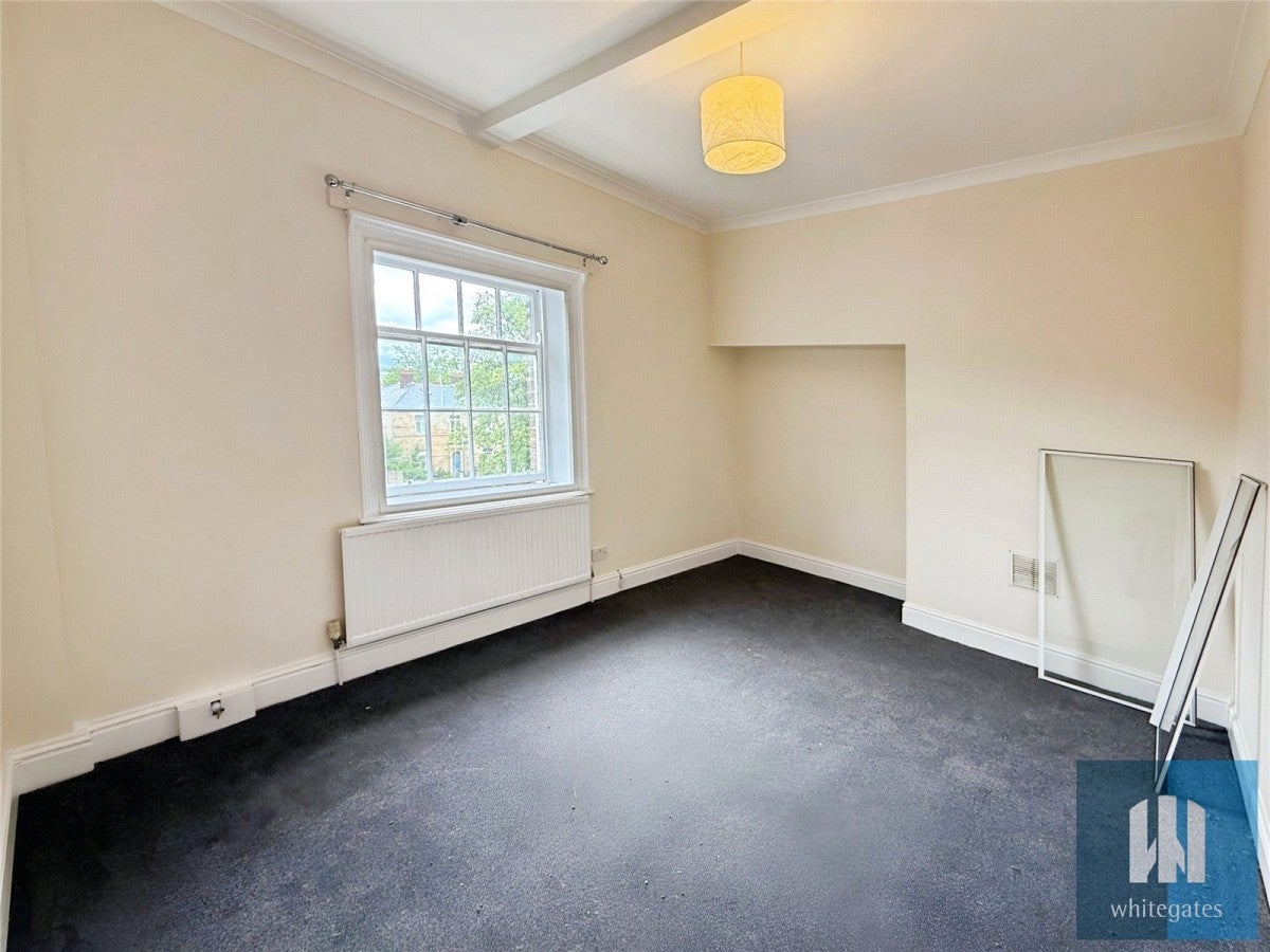 Flat Belgrave Terrace in Kirklees
