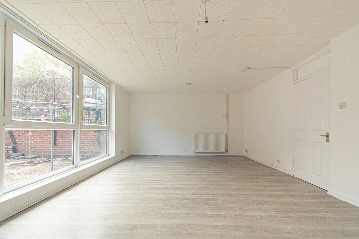 Flat Myrtle Walk in Greater London
