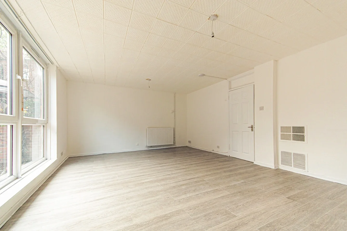 Flat Myrtle Walk in Greater London