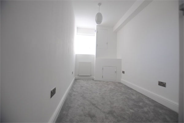 Flat Wood Vale in Greater London