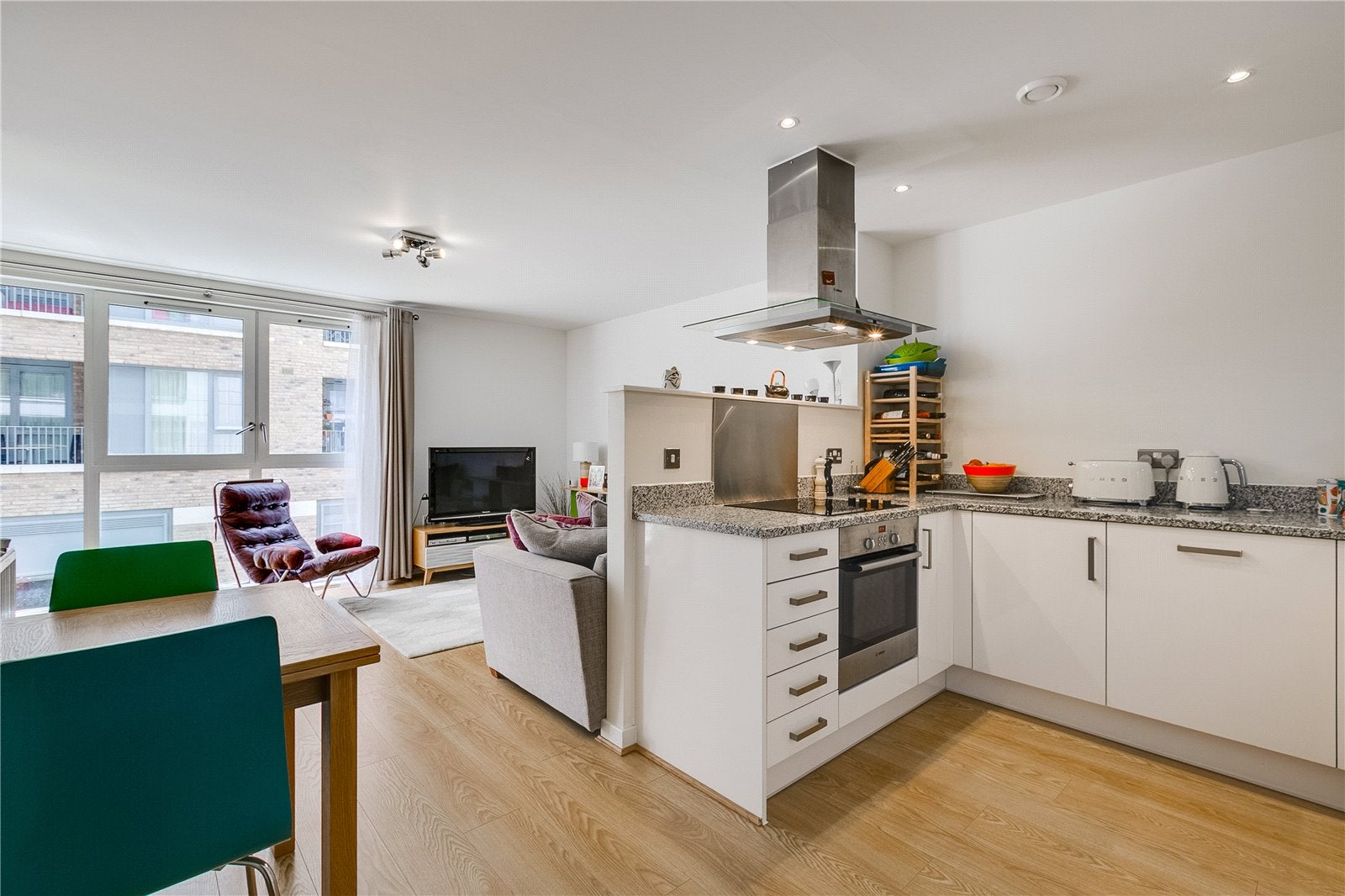 Flat Bethnal Green Road in Greater London