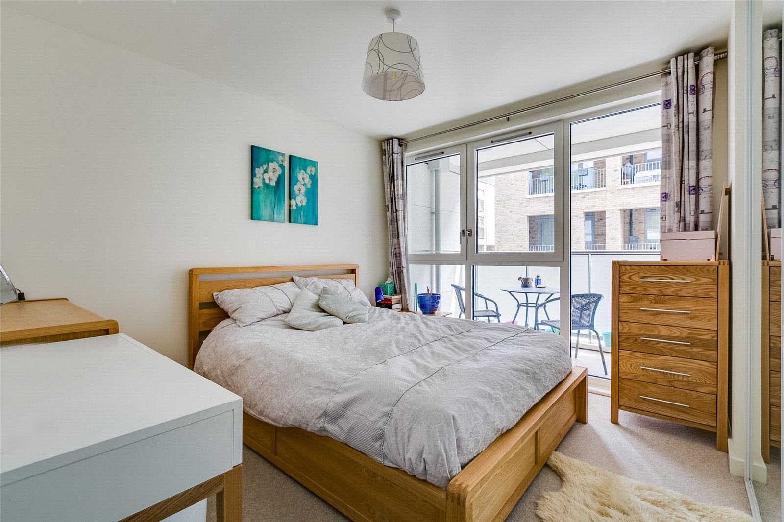 Flat Bethnal Green Road in Greater London