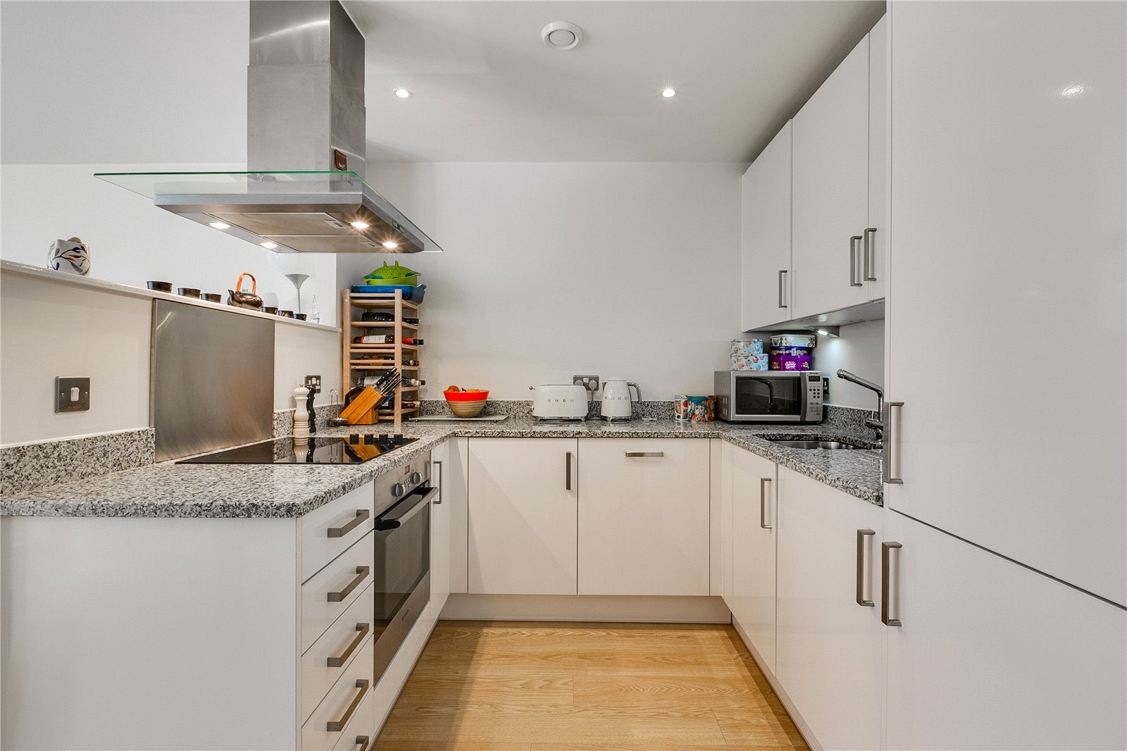 Flat Bethnal Green Road in Greater London