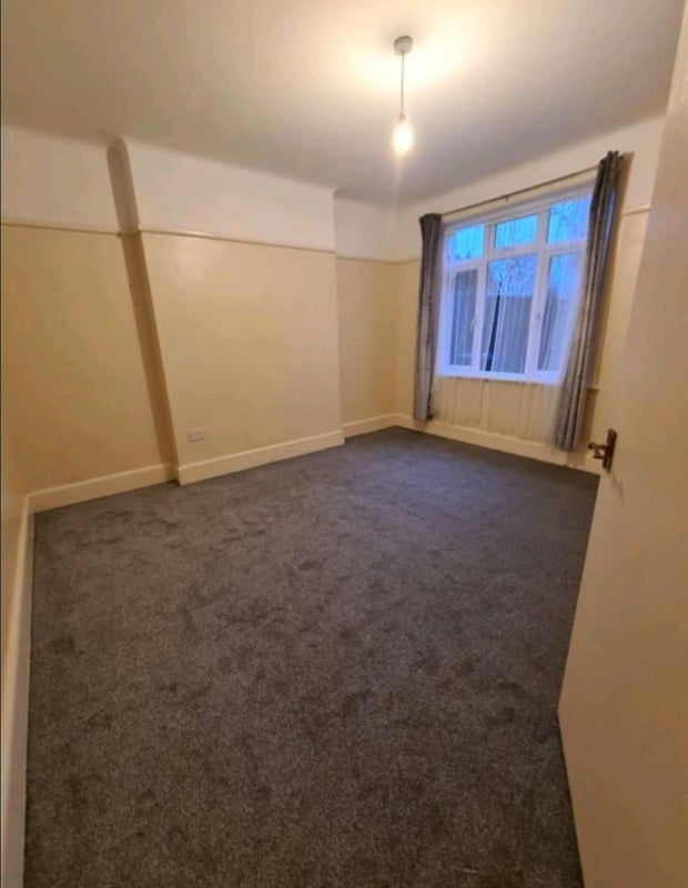 Room Charminster Road in Bournemouth