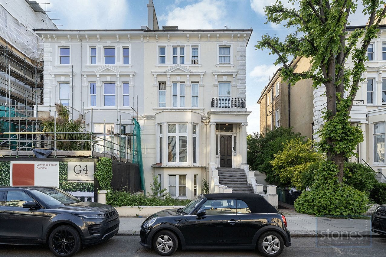 Flat Belsize Lane in Greater London