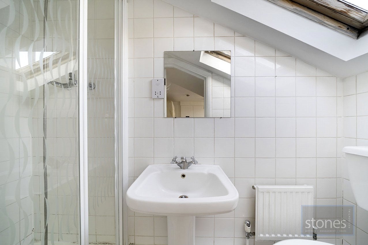 Flat Belsize Lane in Greater London