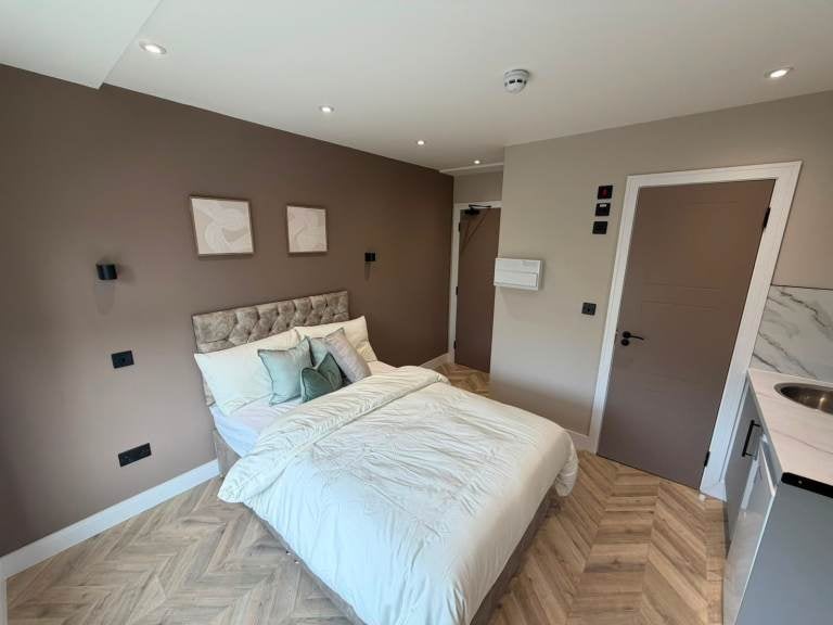 Flat Annette Road in Greater London