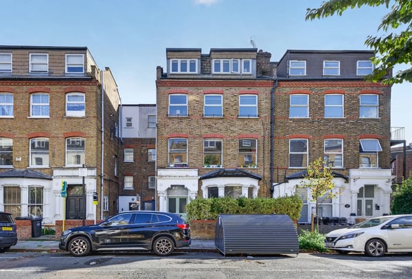 Flat Adolphus Road in Greater London