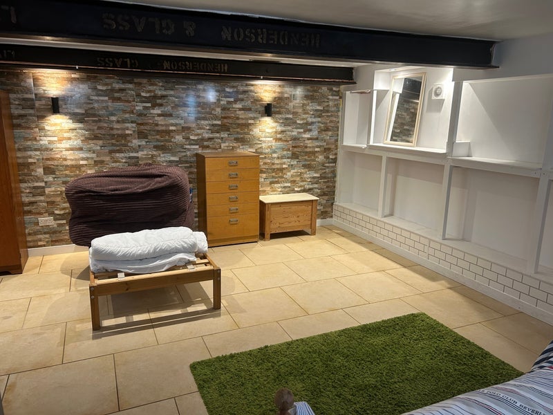 Room Lathom Road in Southport