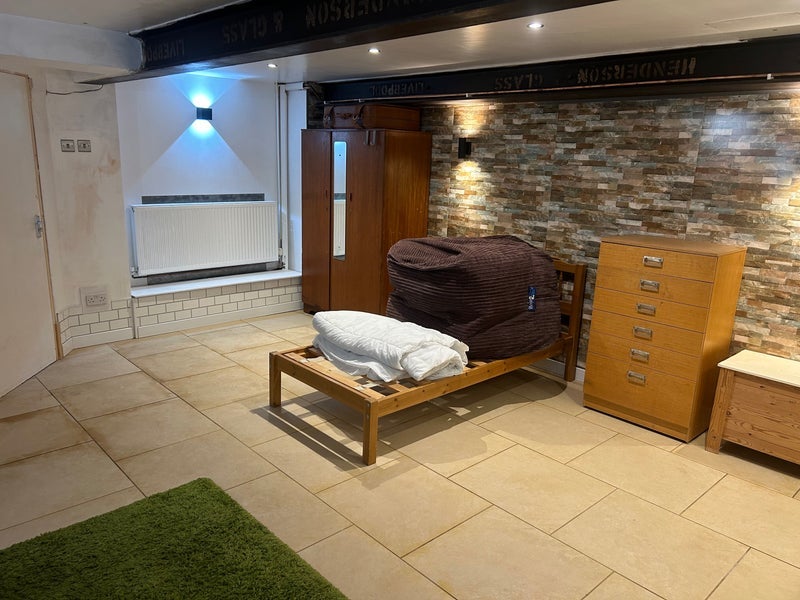 Room Lathom Road in Southport