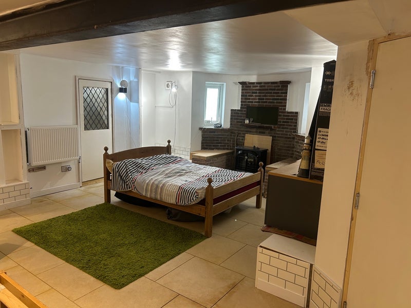 Room Lathom Road in Southport